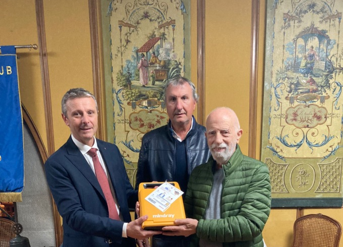 Il Rotary Club Sanremo ricorda i Soci defunti e dona un defibrillatore al Comune di Perinaldo