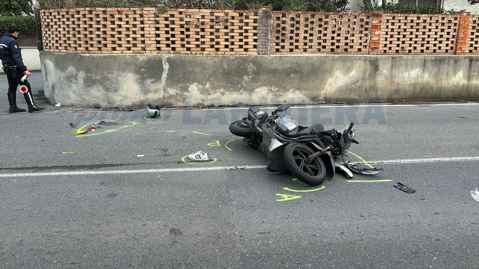 schianto incidente autom oto scooter corso mazzini sanremo 25 novembre 2024_03