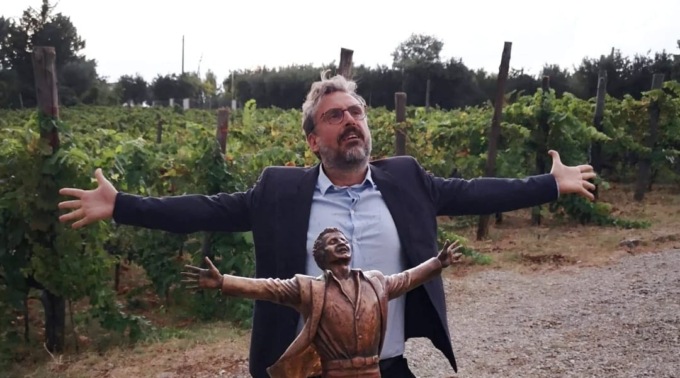 Brunori Sas esulta per la “chiamata” nel segno di Modugno: «Felice di andare lassù»