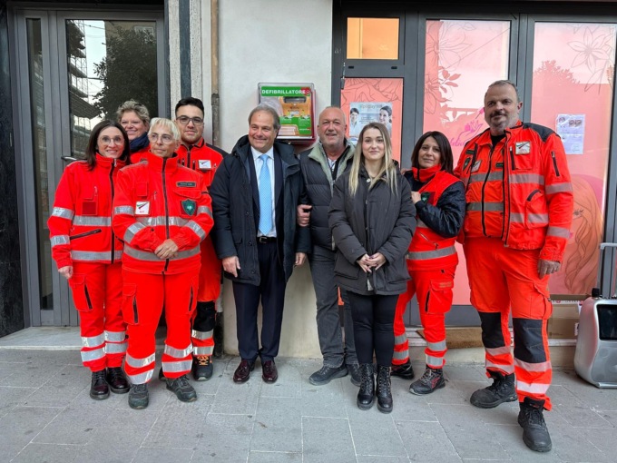 Defibrillatore: Lombardi, “Arresti cardiaci aumentati”