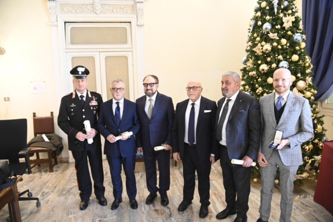 Assegnate cinque onorificenze al Merito