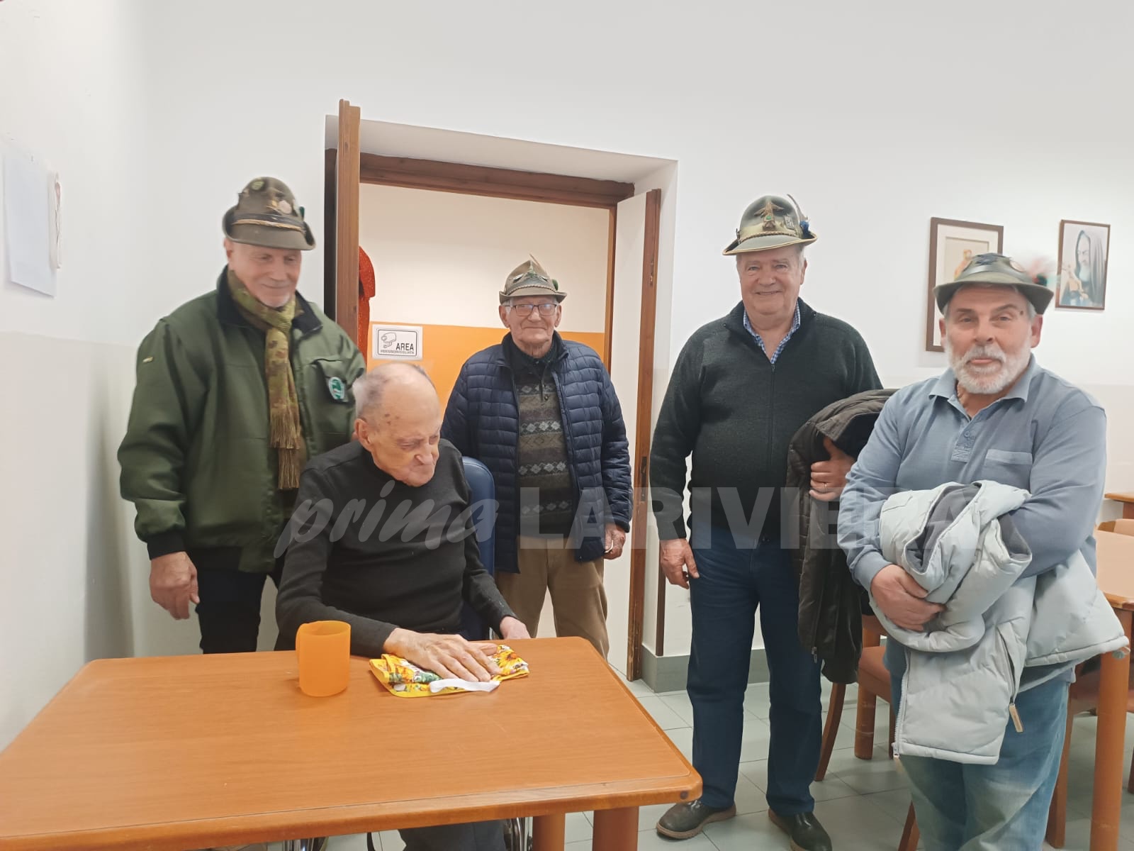 alpini casa di riposo pigna auguri di natale_02