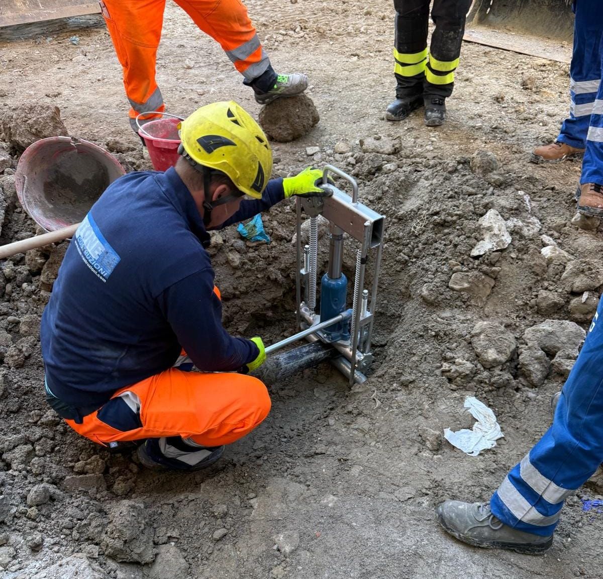 fuga di gas sanremo sgomberato istituto colombo piazza eroi vigili del fuoco