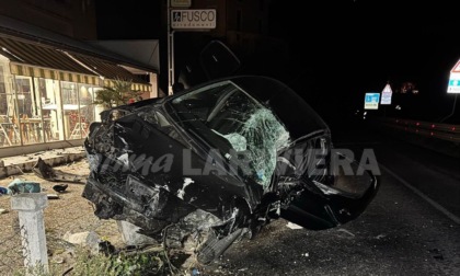 Schianto nella notte a Ventimiglia: 43enne salvo per miracolo, auto distrutta