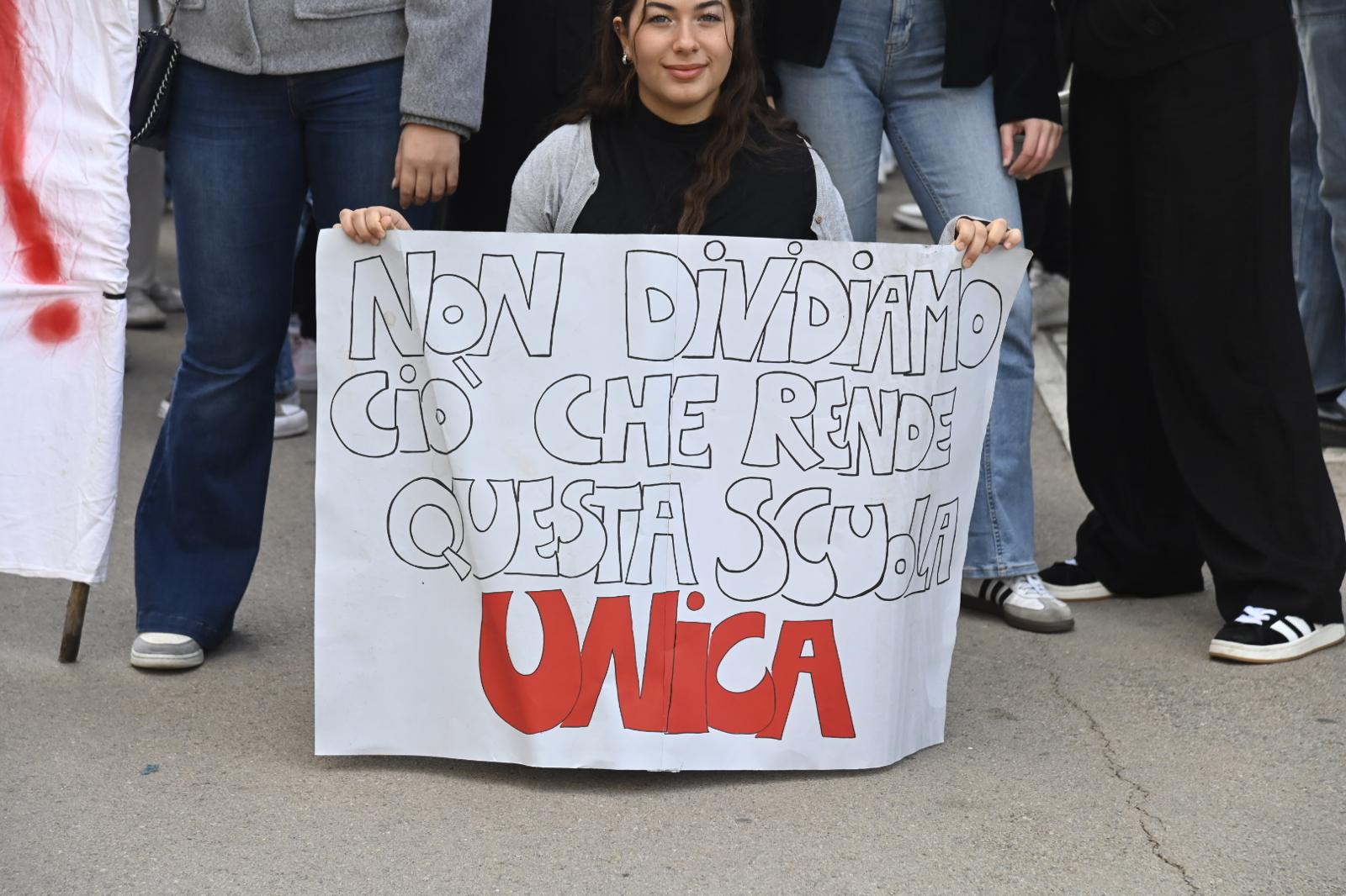 manifestazione studenti imperia (2)