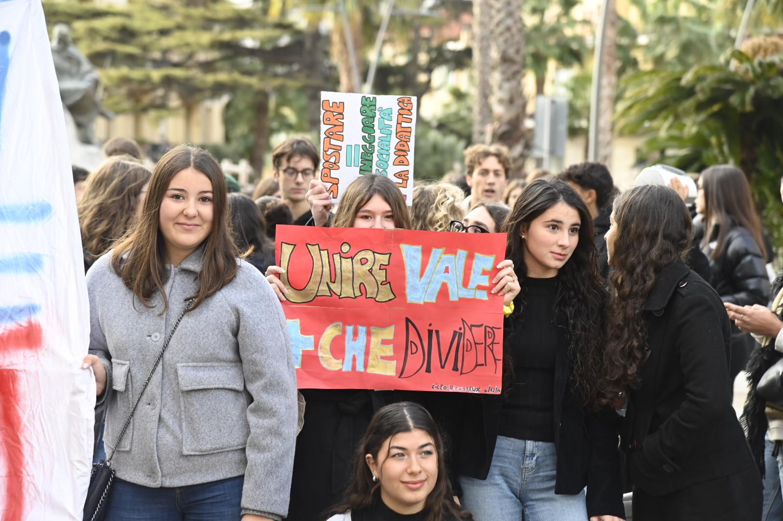 manifestazione studenti imperia (3)