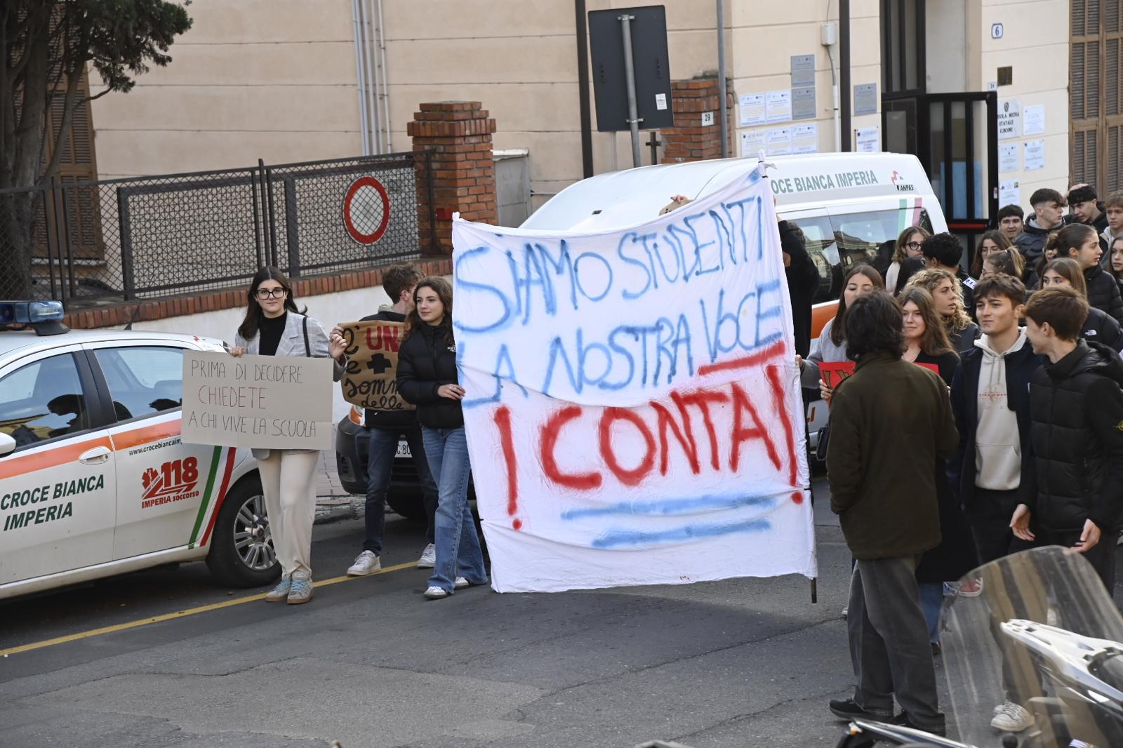 manifestazione studenti imperia (4)