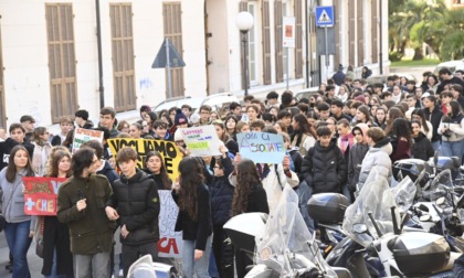 "No a una scuola elitaria", studenti del classico contro il trasferimento in piazza Calvi