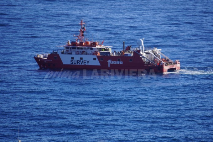 La nave da ricerca “Survey Fugro” in transito per le coste imperiesi, mapperà la Posidonia