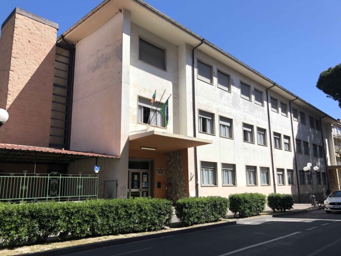 Scuola di via Biancheri in vendita