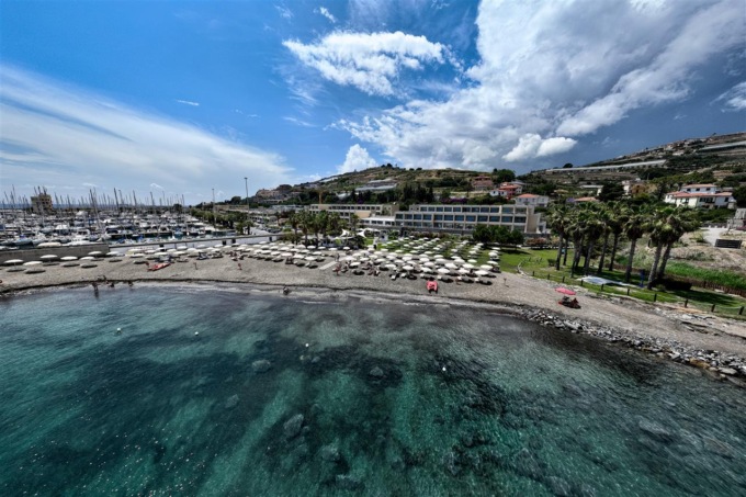 Riapre Aregai Marina Hotel & Residence