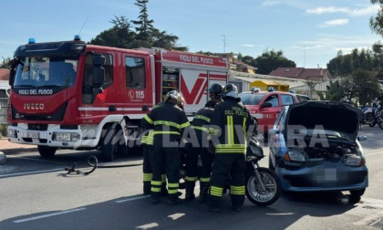 Scooterista ferito nello scontro con un'auto a Vallecrosia