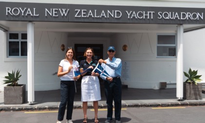 Gemellaggio, scambio di guidoni tra Yach Club Sanremo e Royal New Zealand Yacht Squadron