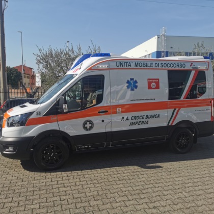 Una festa per inaugurare 2 nuove ambulanze
