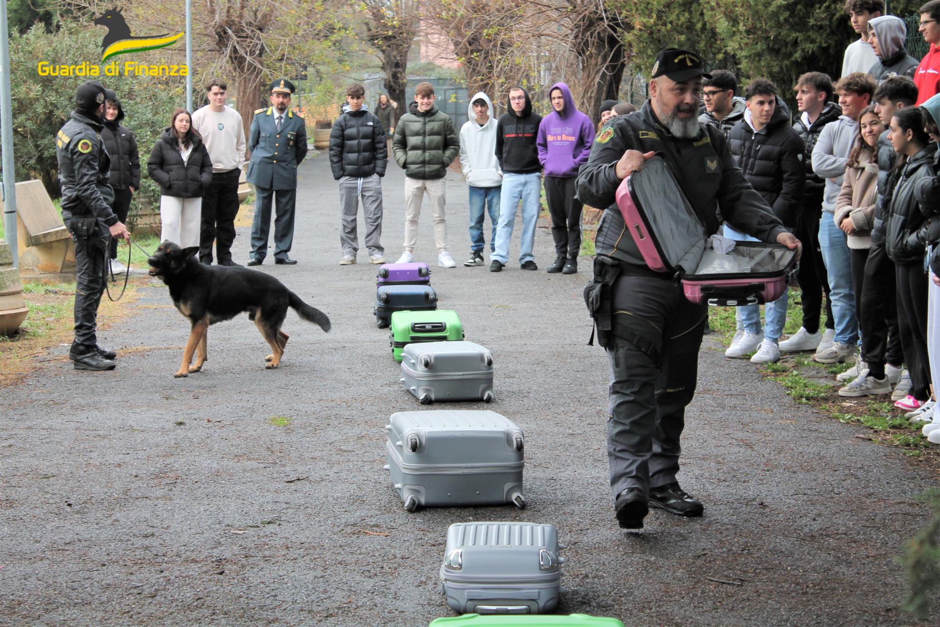 guardia di finanza scuola imperia_03