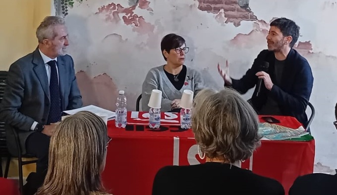 L’ex ministro Roberto Speranza a Sanremo ospite della Cgil. Tavola rotonda con la segretaria Spi Tania Scacchetti