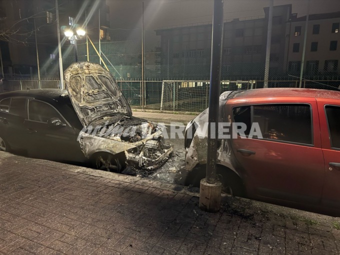 Probabile attentato dietro il rogo di due auto a Vallecrosia