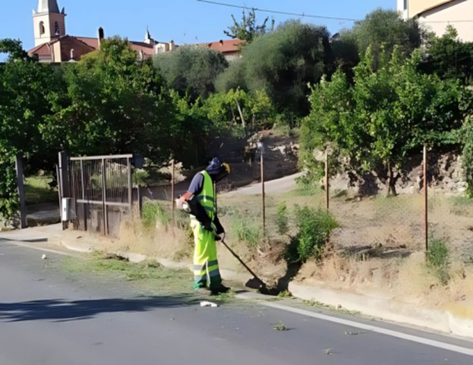 Interventi di sfalcio a Roverino e in via Caduti del Lavoro, soddisfazione di Forza Italia