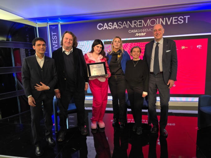La vincitrice di Area Sanremo Maria Tomba premiata per un clip con il Comune di Alassio