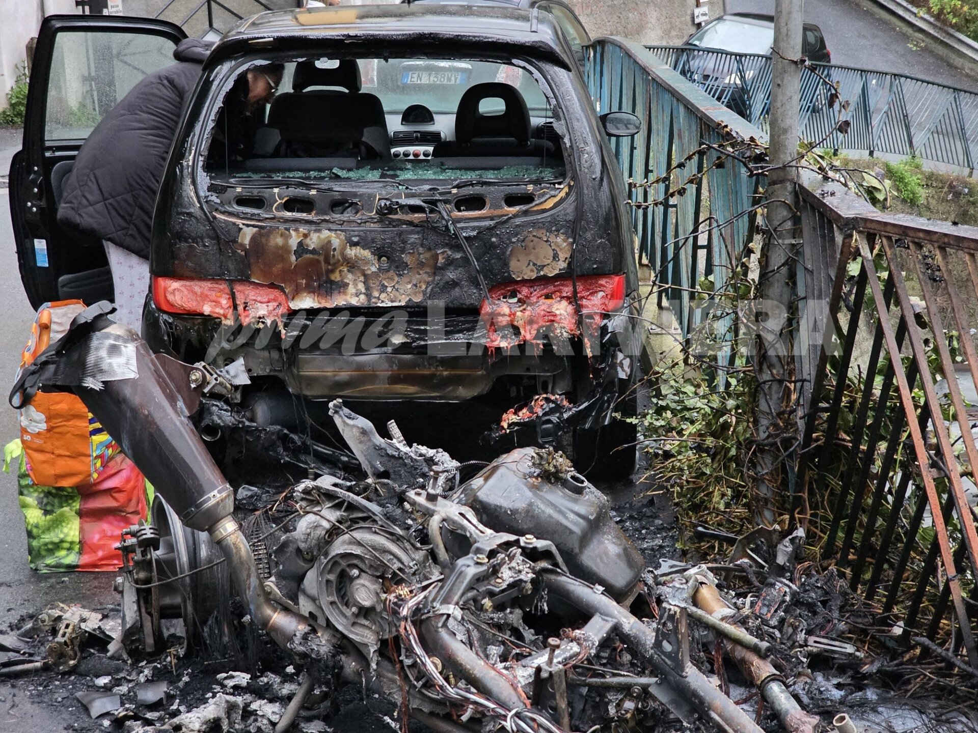 incendio rogo scooter via borgo opaco sanremo 11 febbraio 2025_05