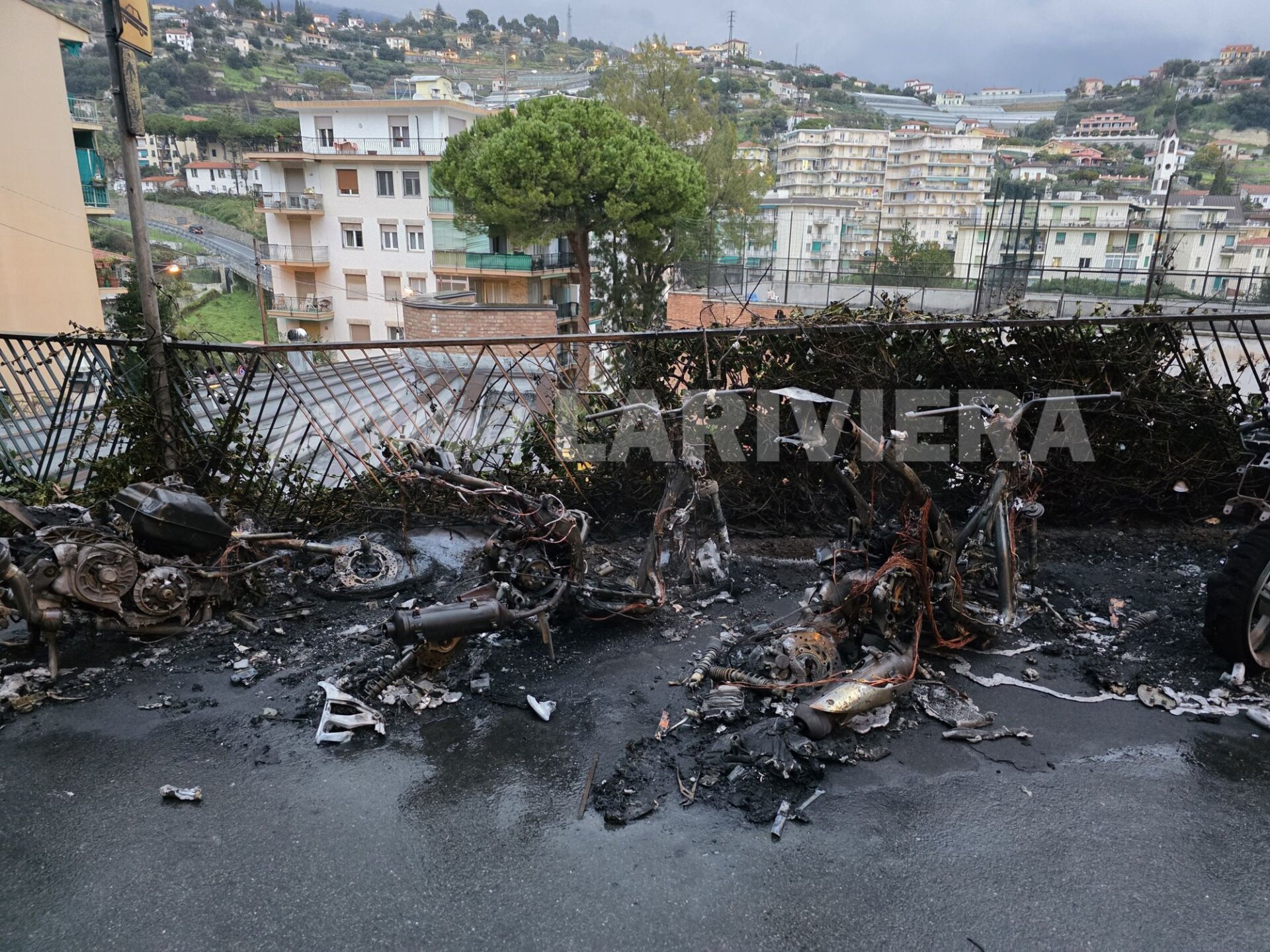 incendio rogo scooter via borgo opaco sanremo 11 febbraio 2025_08