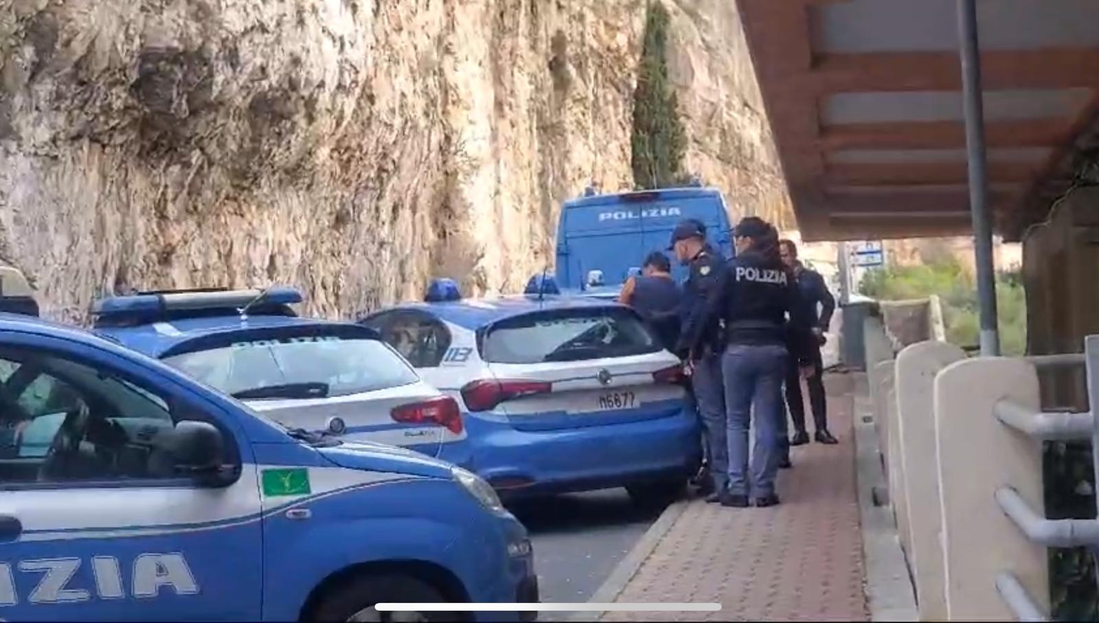 polizia di frontiera ventimiglia arrestato latitante algerino_06