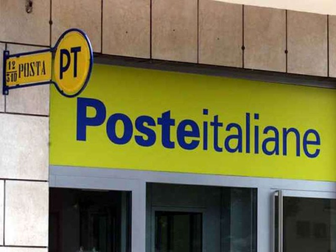 Poste di via Galilei, chiusura solo temporanea: disagi per i residenti, raccolte 150 firme