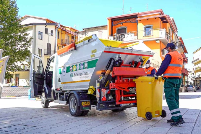 Al via oggi la sperimentazione del porta a porta per le attività produttive dianesi