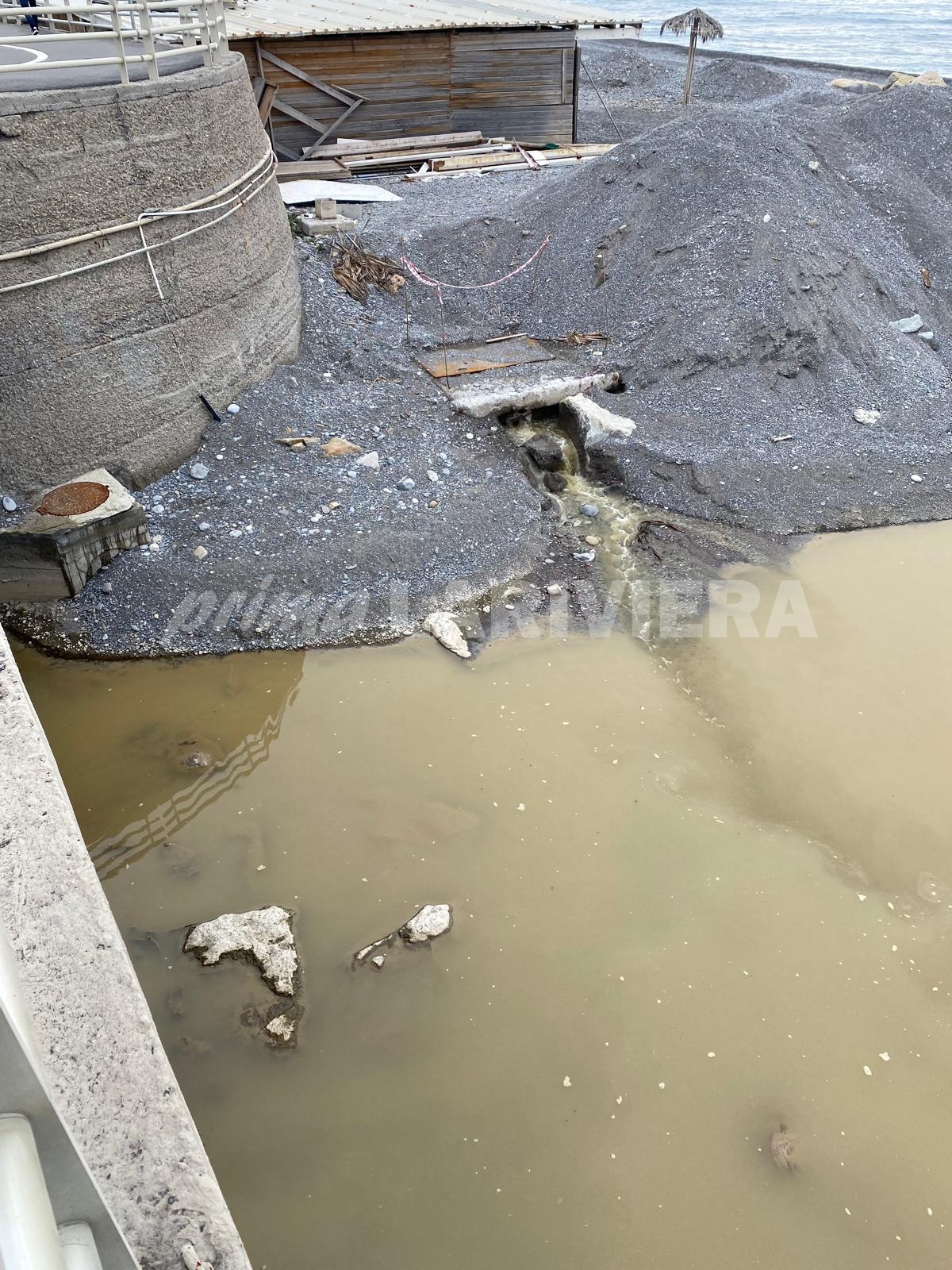 rio borghetto scarico a mare fogna febbraio 2025_07