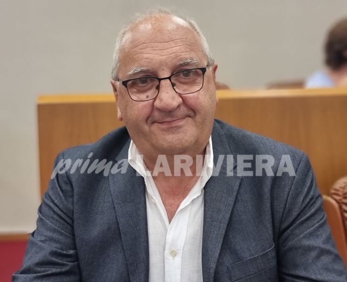 “Il tema della scuola va affrontato con le istituzioni, non con la politica”
