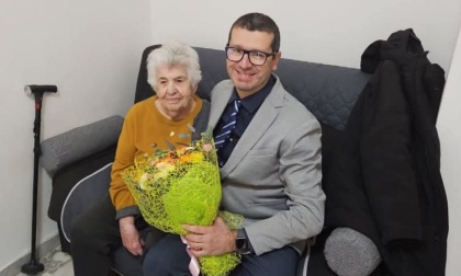 Maria Esposito compie 100 anni. Gli auguri del vicesindaco