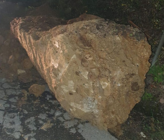 Rimossa la frana da via degli Olandesi, strada riaperta al traffico