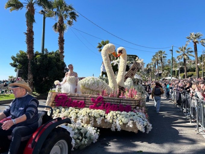 Sanremoinfiore: Riva Ligure vince la sfilata dei Carri fioriti
