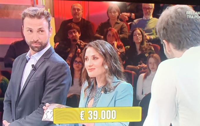 La serata (triste) dell’imperiese Francesca Spalla protagonista ad Affari Tuoi. Rifiuta tre volte 39mila euro, poi 50mila e 75mila