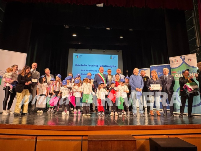 Al teatro comunale di Ventimiglia la consegna di 42 benemerenze sportive