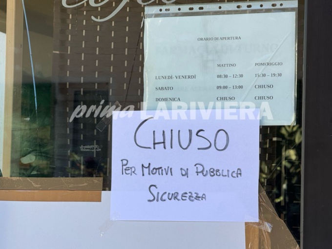 Furto con spaccata alla farmacia di Roverino, ladri rubano anche scooter proprietario
