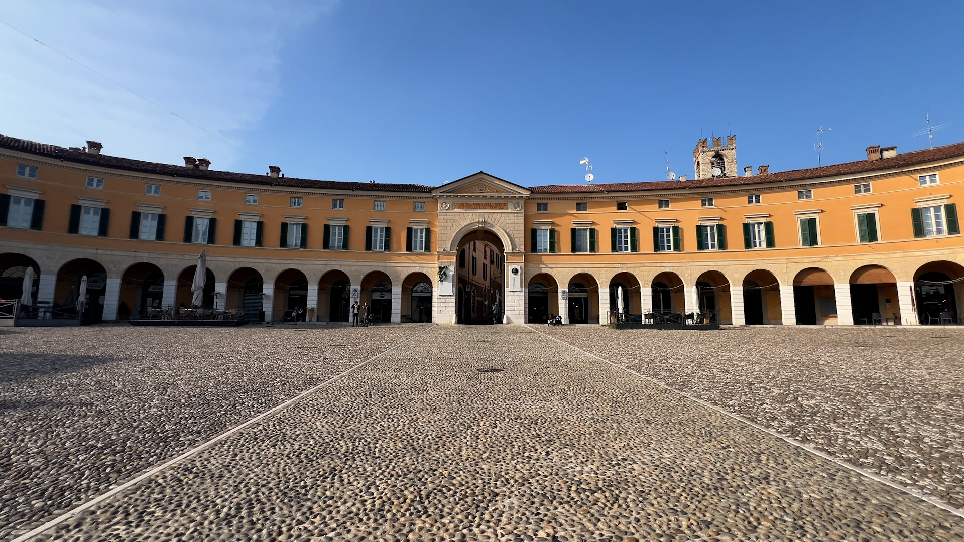 foto piazza cavour