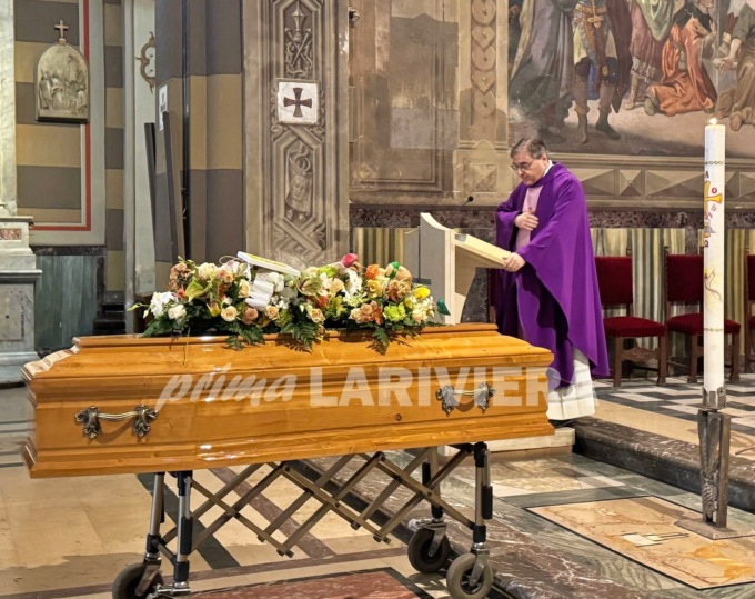 In centinaia ai funerali di Codarri (Spes), il parroco: “Abbiamo perso la voce di un profeta”