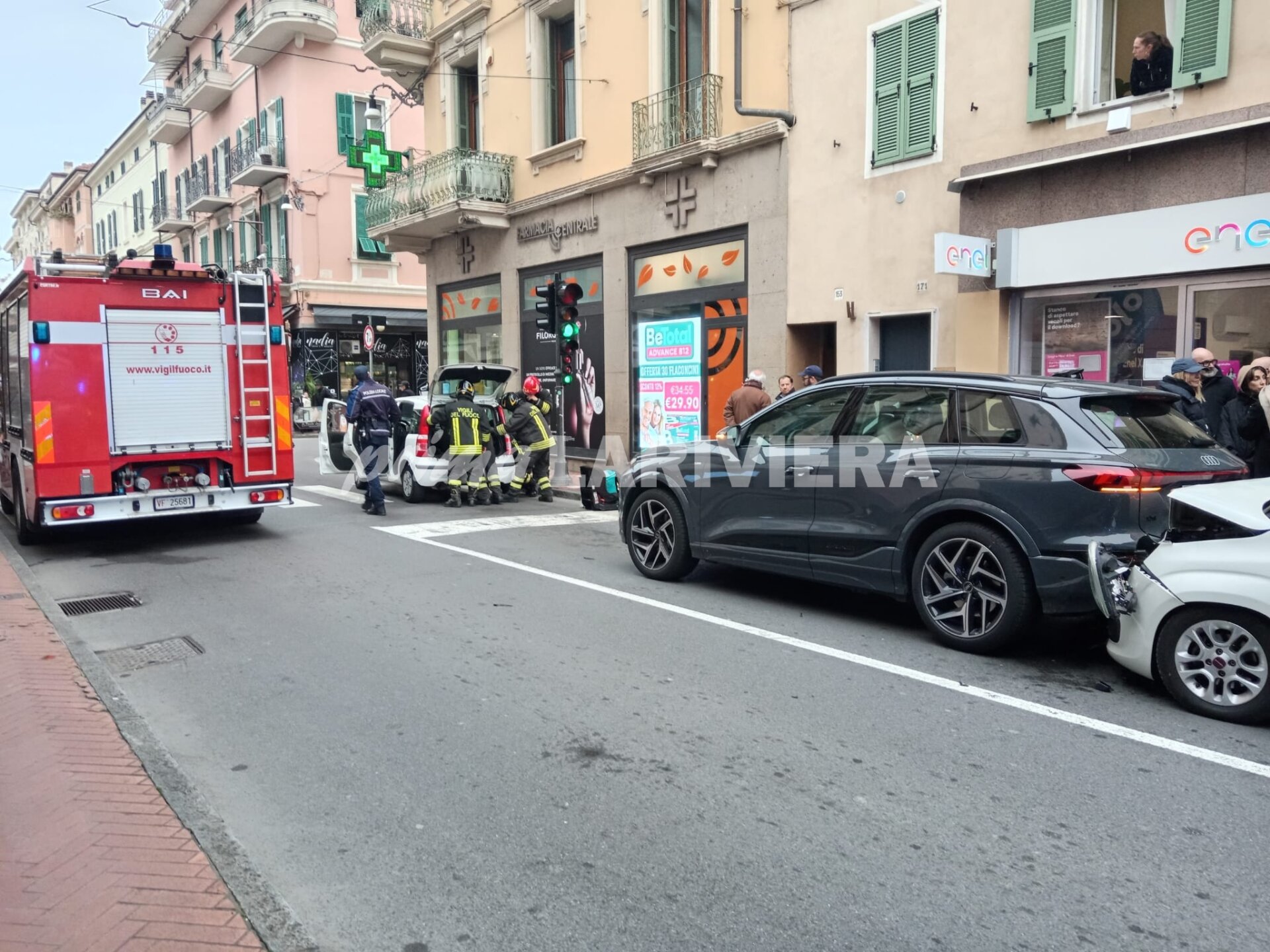 incidente tamponamento bordighera via aurelia davanti al giglio_05