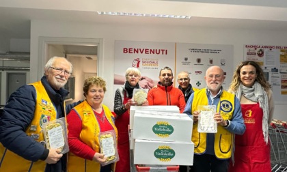 Donate 70 confezioni di pasta all' Emporio solidale