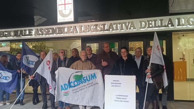 Ato idrico: manifestazione in consiglio regionale, “Stop al commissariamento”