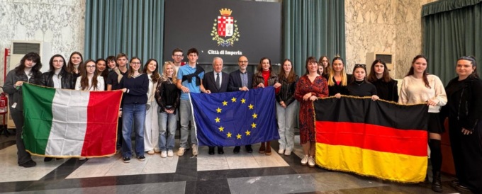 Studenti tedeschi e italiani in Comune a Imperia per celebrare i “Trattati di Roma”