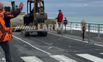 Rischio voragine sul lungomare di Bordighera, potrebbe saltare il mercato