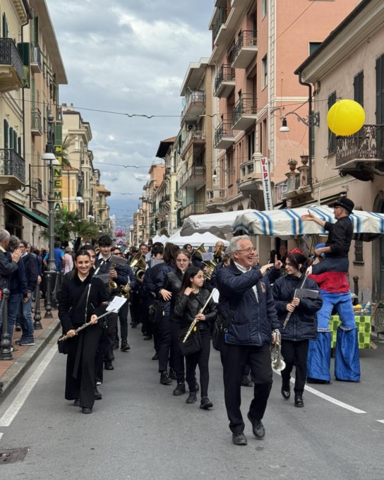Le foto della domenica di shopping e divertimento con la Primavera Bordigotta – GALLERY