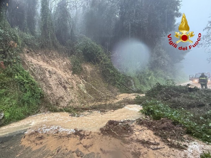 Frana la collina in frazione Borello a Sanremo