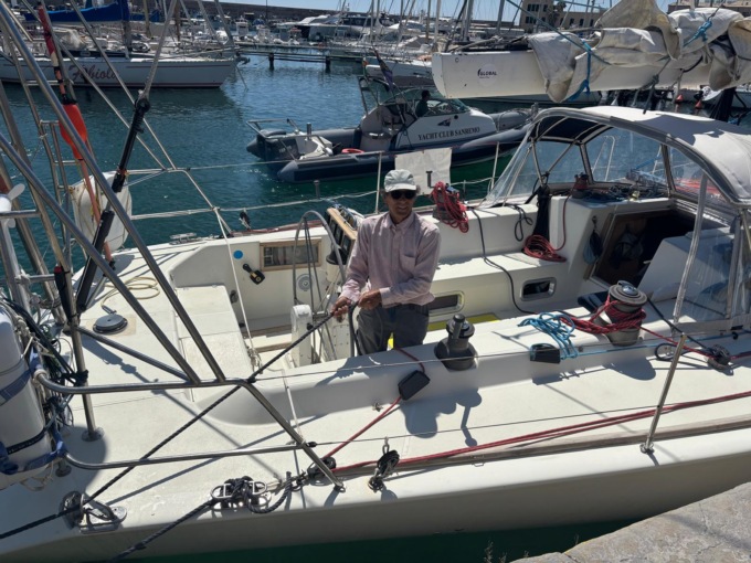 Il velista Alessandro Tosetti arrivato a Sanremo dopo 200 giorni di navigazione in solitaria attraversando tre oceani