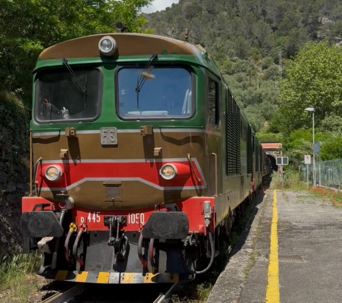 Gli assessori Scajola e Lombardi a bordo del Treno delle Meraviglie