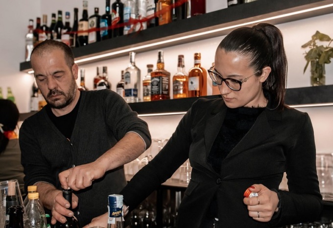 bar