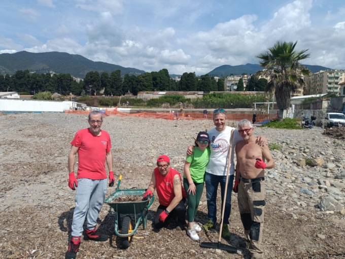 Spiaggia Foce Levante: al via i lavori della Croce Rossa
