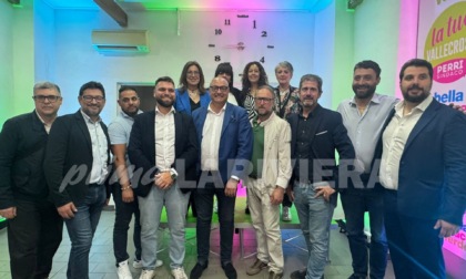Il candidato sindaco di Vallecrosia Perri festeggia la chiusura della campagna elettorale